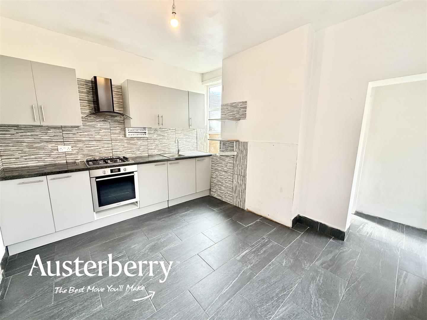 3 bed property in Louise Street, Stoke-On-Trent